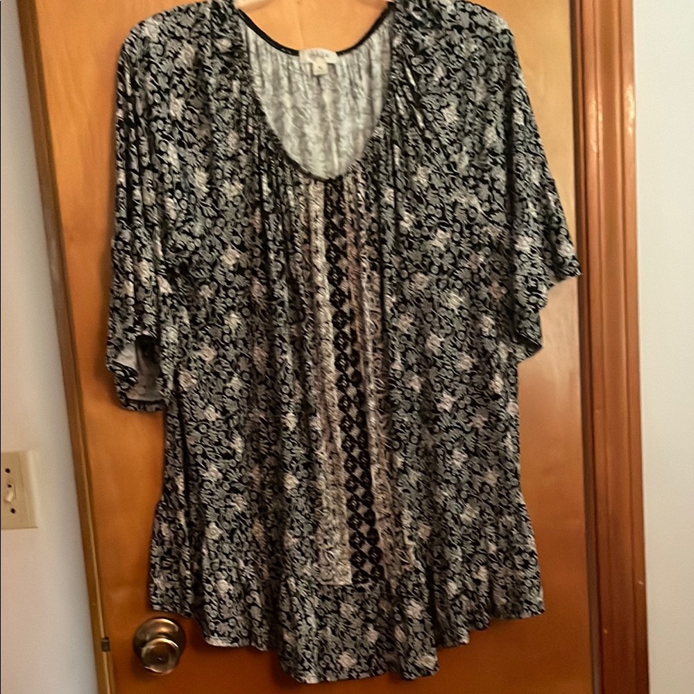 Style & Co. Black and White Flutter Sleeve Blouse